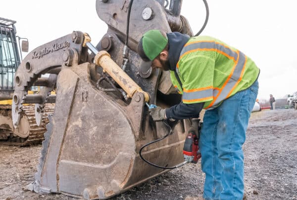 Rockland Manufacturing greasing hydraulic cylinders